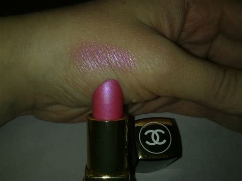Chanel Aqualumiere – Мультизащитный блеск для губ СПФ 15 73 Stresa ...