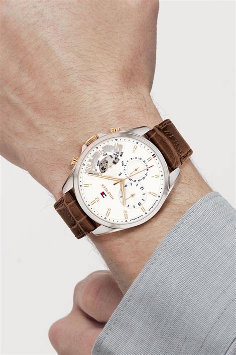 Tommy Hilfiger, Мултифункционален часовник с кожена каишка, Кафяв - eMAG.bg