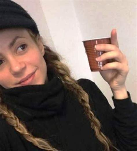 Певица Шакира показала фото без макияжа | DonPress.com