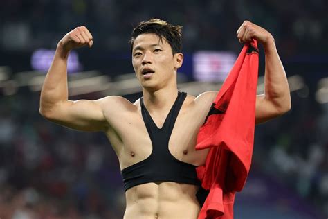 captain son heung min   viral  defending  teammates