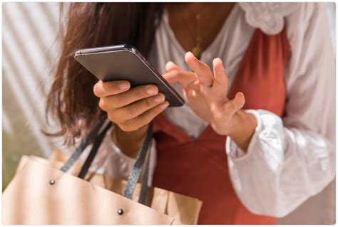 mobile commerce revolution  smartphones  shaping  future