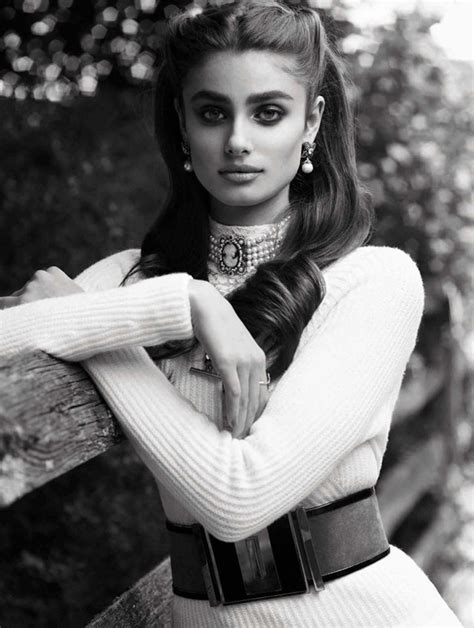 Тейлор Хилл в Vogue Spain