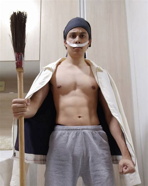 Whitebeard (Shirohige) Cosplay by RobbieVI on DeviantArt