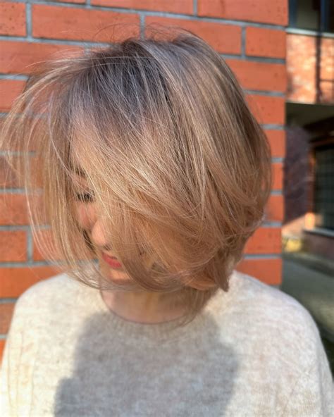 23 Gorgeous Layered Bob Hairstyles For Women Over 50 | Fabbon