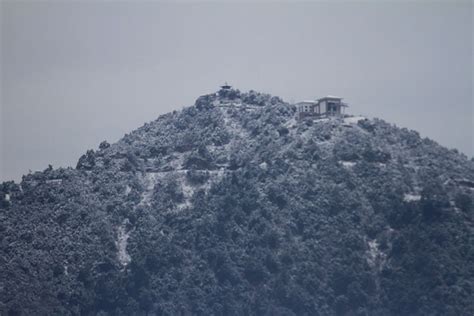 Snow in Kathmandu - Nature-Treks.com :: Pure Nature in Adventures