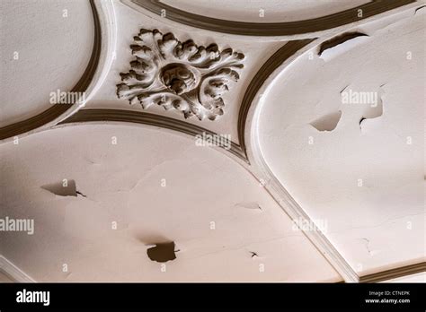 Ceiling paint hi-res stock photography and images - Alamy