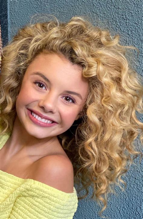 by Mallory James Mahoney on me :) | Disney actresses, Blonde ...