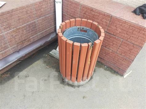 Урна уличная мусорка, б/у, в наличии. Цена: 1 000₽ во Владивостоке