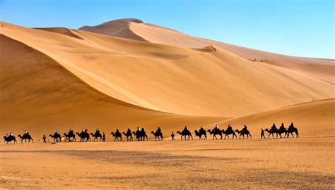 day southern xinjiang  urumqi  kashgar taklamakan desert