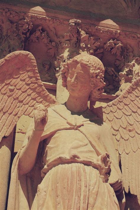Sculpture of Angel · Free Stock Photo