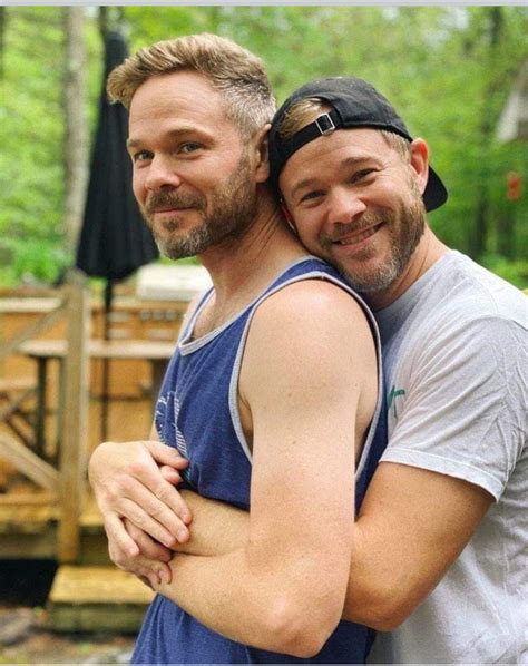 Aww, the Ashmore twins. : r/Xennials