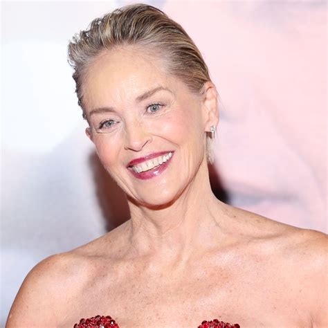 E anche Jennifer Aniston fa la transizione ai capelli grigi | Vanity