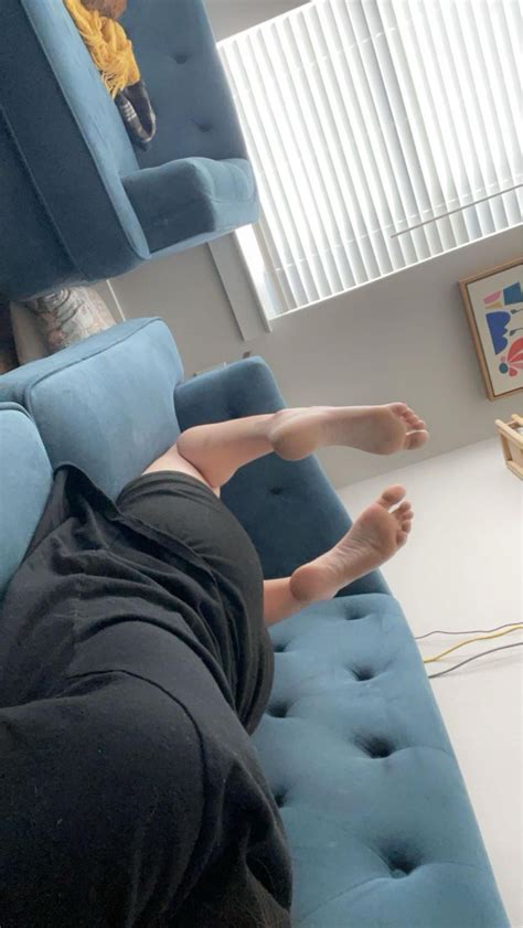 feet + ass = leaking : r/adoptapaypig