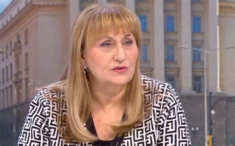 Лидия Шулева привидя 4 години мандат за кабинета Желязков ...