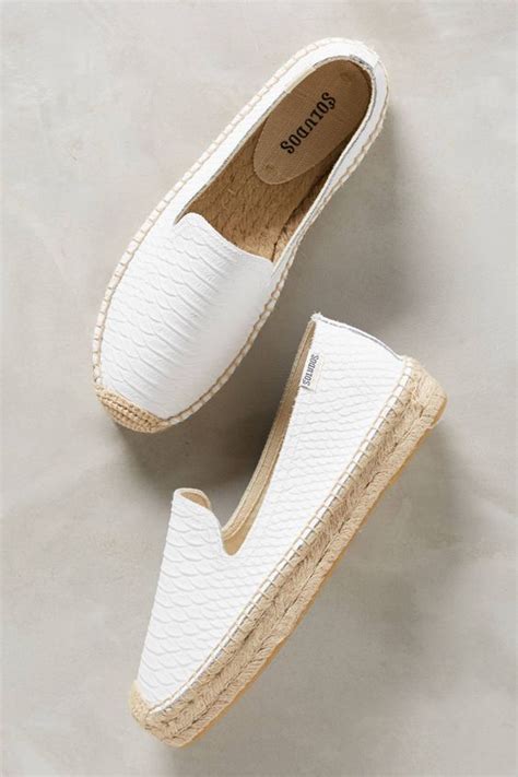 40 Jenis model sepatu cewek yang bikin penampilan stylish