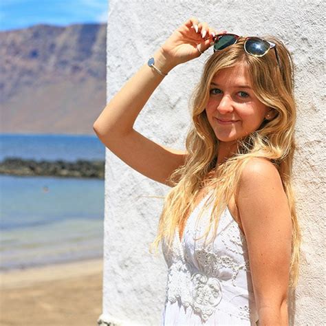 travel   education expert meet arabella