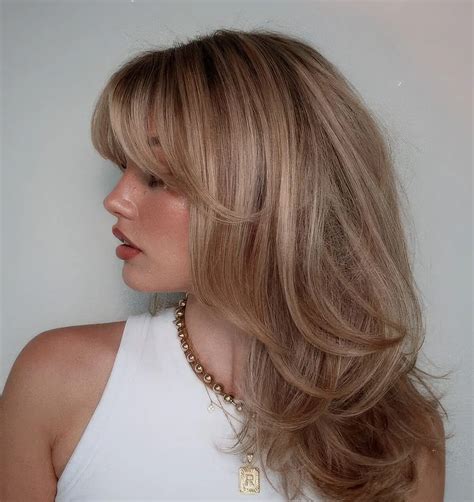 32 Beautiful Butterfly Haircuts With Bangs - Styleoholic