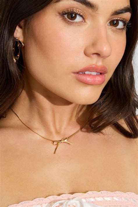 Snake Chain Bow Necklace Yellow | Garage