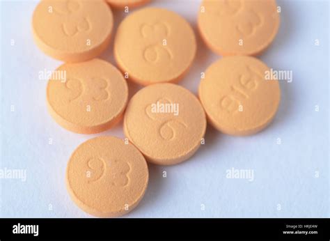 Quetiapine Fumarate 25 mg Stock Photo - Alamy