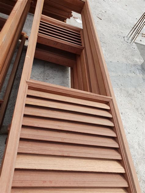 Pengalaman Membina Banglo Sendiri: Tingkap dan Pintu Kayu
