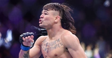 ufc  dricus du plessis  khamzat chimaev middleweight title fight