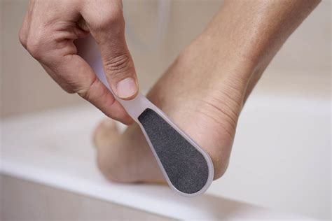 how to clean dead skin off feet