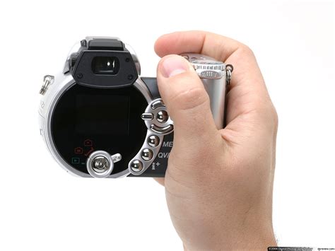 Konica Minolta Dimage Z2 Review: Digital Photography Review