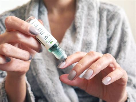 Natural Alternative Nail and Cuticle Oils to Strengthen Your Nails