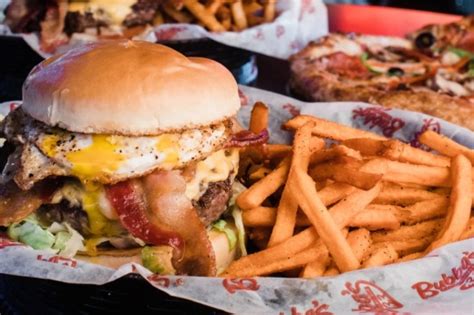 Garage sports bar Bubba's 33 updates Katy eatery's opening date ...