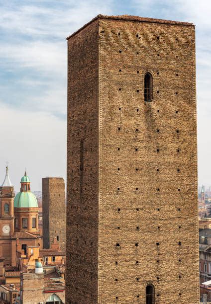 390+ Garisenda Tower Photos Stock Photos, Pictures & Royalty-Free ...