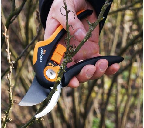 Fiskars P68 SmartFit Bypass-Gartenschere 20,8cm (111610) 1001424