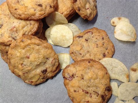 Slaninové cookies s čokoládou a chipsy - Víkendové pečení