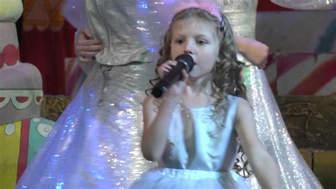 "Песенка про ёлочку" - новогодний концерт 2016г. - YouTube