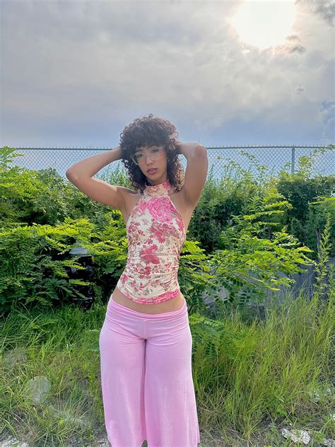 Lala (@lalayravo) • Instagram photos and videos