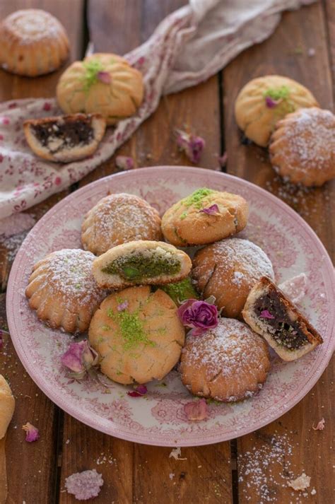 Мамул – арабски сладки с пълнеж от фурми или шамфъстък | Cuisine ...