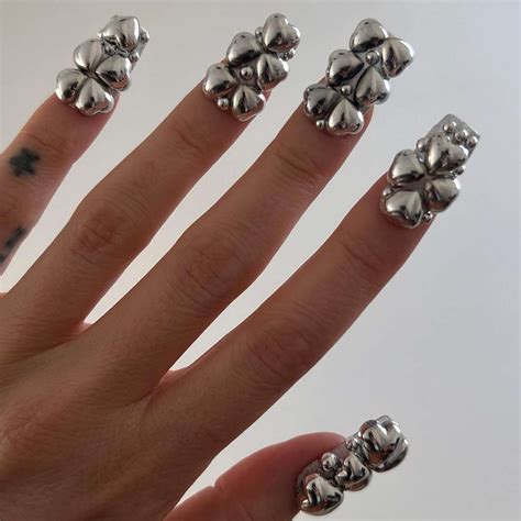 Dewdrop Nails Are the Coolest 3D Mani Trend of Year—Here Are Some of ...