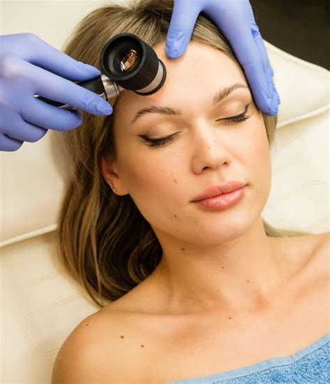 7 Hidden Hacks To Spot A Dermatologist Who Actually Cares