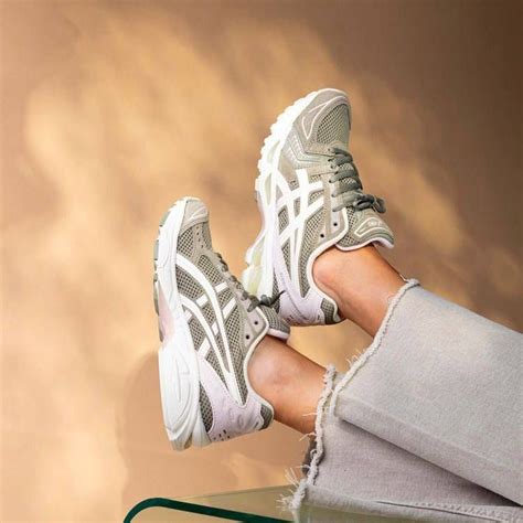 Купить кроссовки ASICS в Санкт-Петербурге. Кроссовки Асикс в СПб.