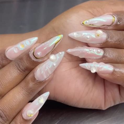 24 Seashell Nail Ideas For a Must-Sea Mani