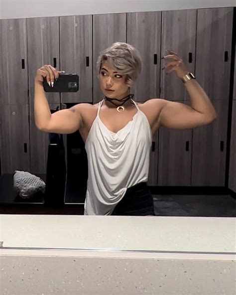 Maya Davis (mayatheglamazon)