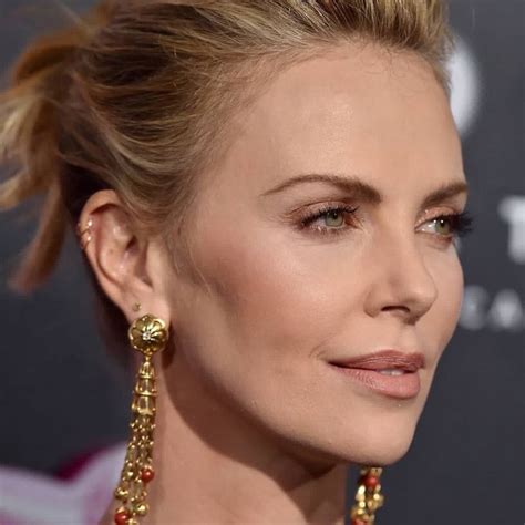 Charlize Theron - Nelida Zamora