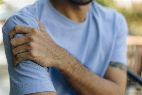 Shoulder Pain | Dr. Llaird Likens | Navarre Chiropractic Center