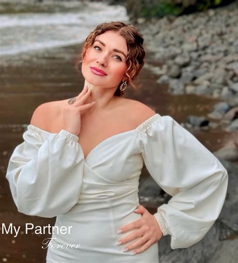 Ukraine Bride Nadezhda from Kiev, Ukraine