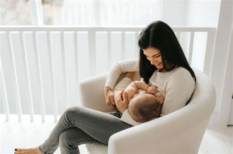 My Best Tips for Breastfeeding and Pumping - Peanut Butter Runner