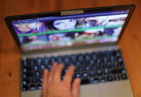 Internet Browsing Stock - INSCMagazine