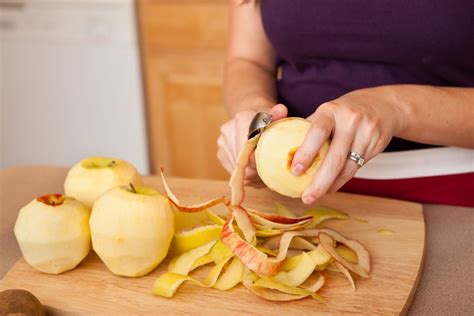 peel apples  cooking  baking