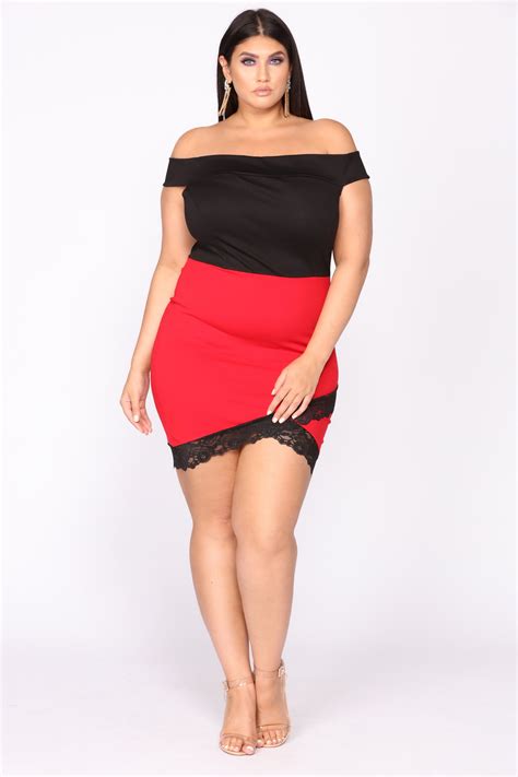 Fall For Your Type Dress - Black/Red | Fashion Nova