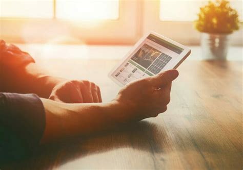 WEBINAR: Fall In Love with Your Intranet - Elantis