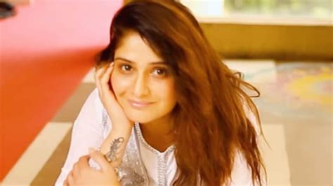 Bigg Boss 13's Arti Singh Opens Up About Mental Health Struggle: ‘I Get ...