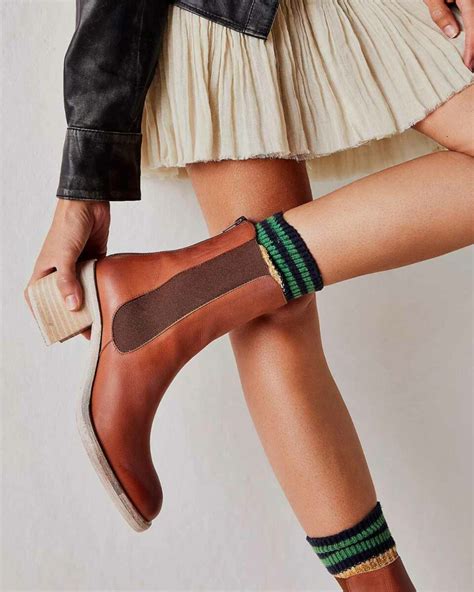 How to Wear Socks with Ankle Boots: 9 Best Socks for Ankle Boots